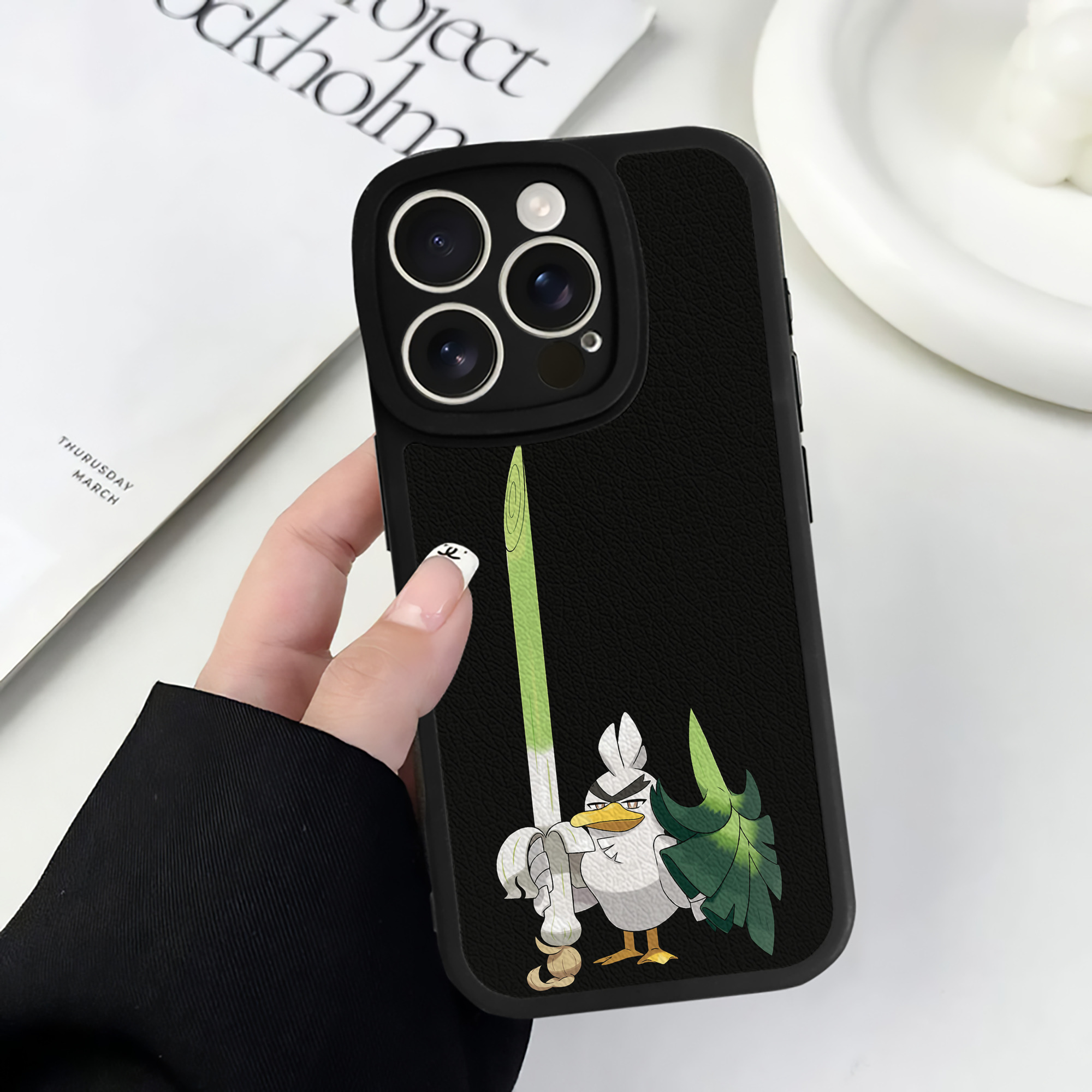 （画像用） ポケットモンスター Pokémon 【iPhone 16シリーズ対応】シリコンスマホケース（レザー調） 材質：シリコン
